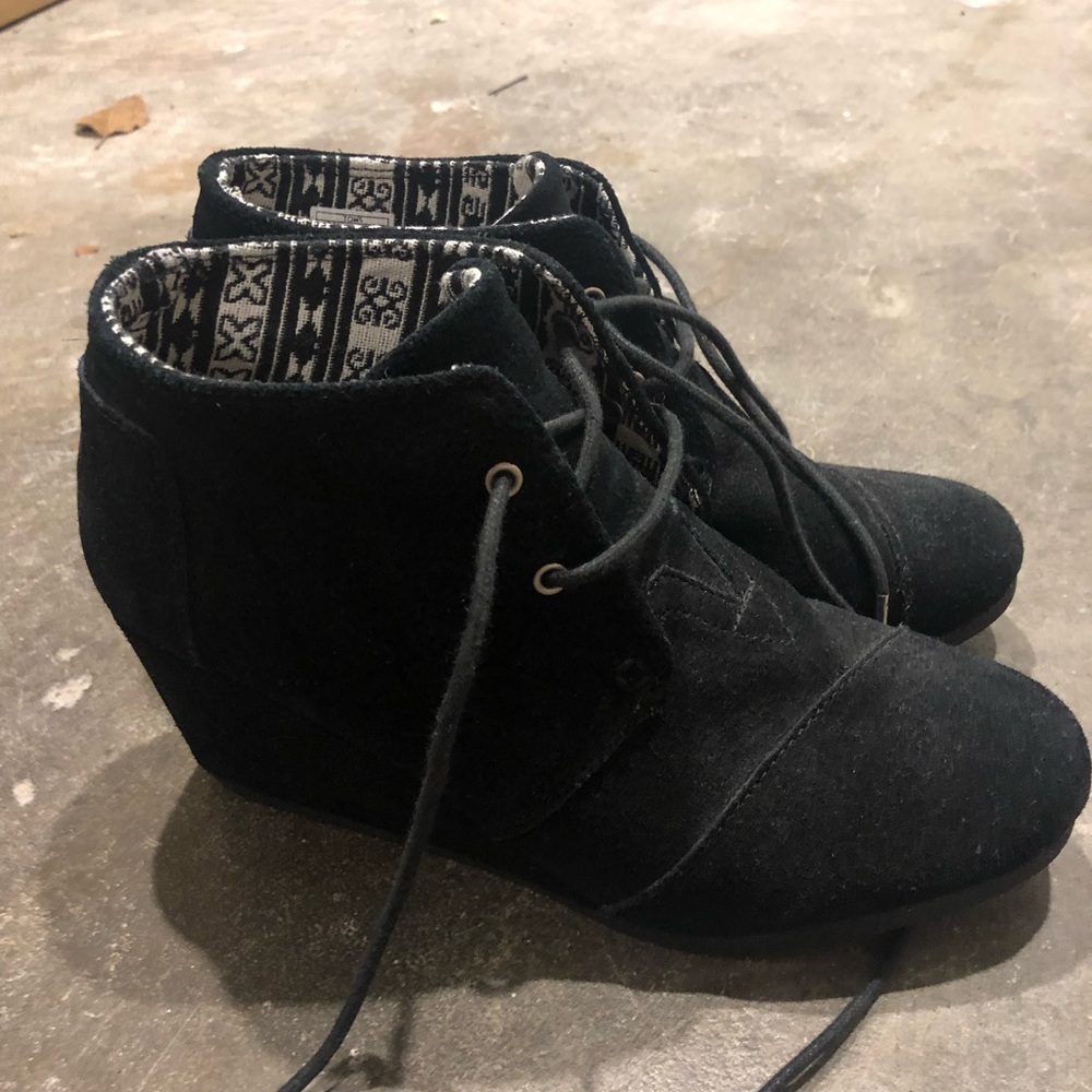 COMFORT wedge booties